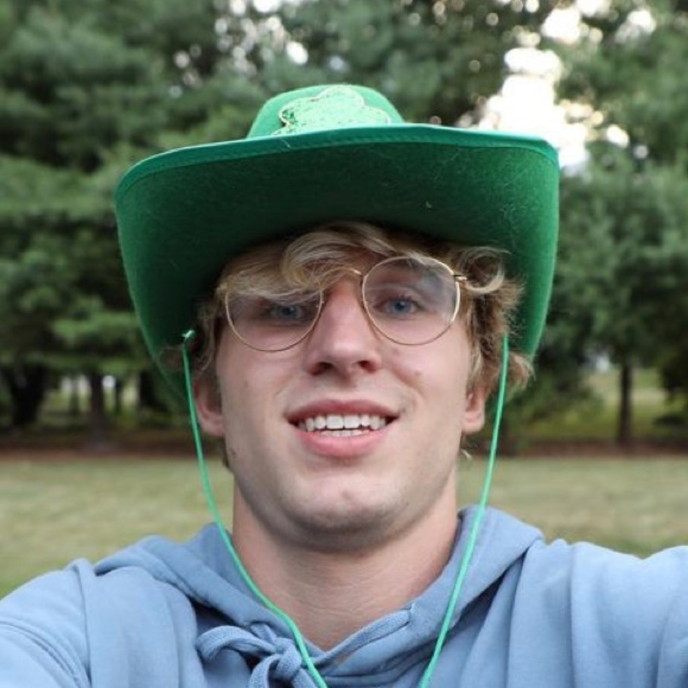 Meet your Posher, Ari